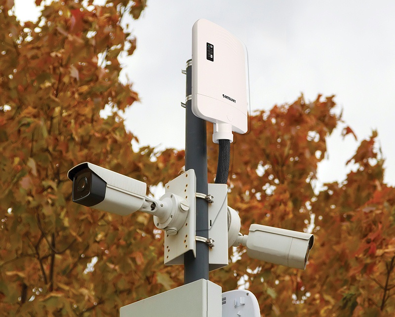 562324 户外 L2 智慧型 PoE 交换机：结合 自愈网络 (Self-Healing Network) 与 ESG 节能设计的高可靠户外监控核心